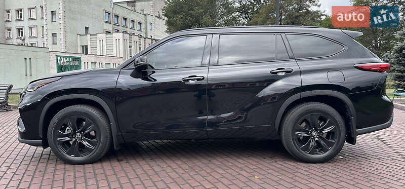 Позашляховик / Кросовер Toyota Highlander 2020 в Дніпрі