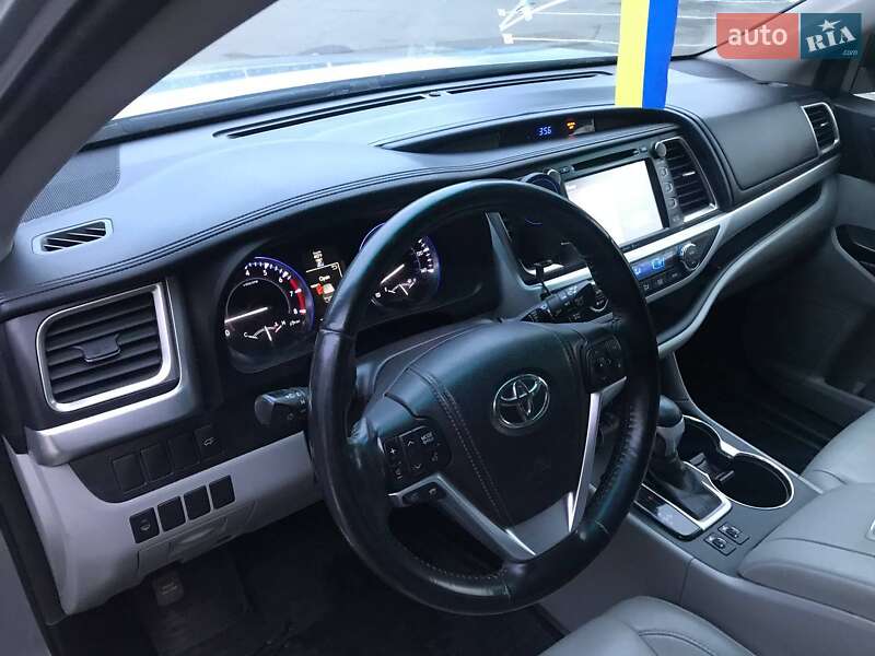 Внедорожник / Кроссовер Toyota Highlander 2014 в Николаеве