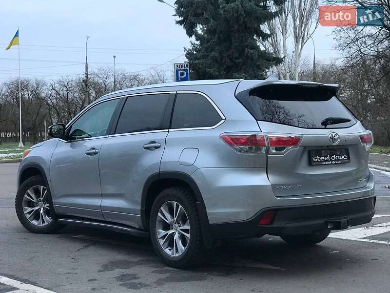 Внедорожник / Кроссовер Toyota Highlander 2014 в Николаеве