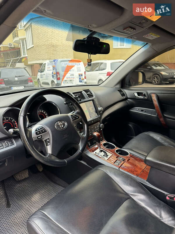 Внедорожник / Кроссовер Toyota Highlander 2013 в Тернополе