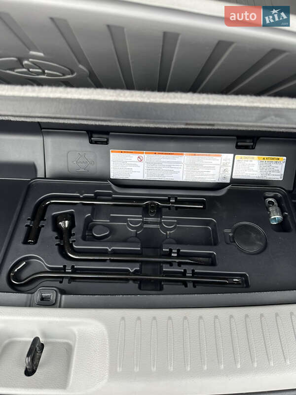 Внедорожник / Кроссовер Toyota Highlander 2019 в Харькове