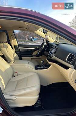 Внедорожник / Кроссовер Toyota Highlander 2014 в Калуше