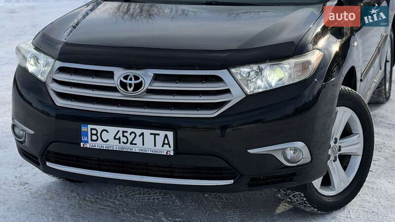 Внедорожник / Кроссовер Toyota Highlander 2011 в Зборове
