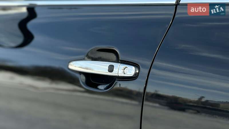 Внедорожник / Кроссовер Toyota Highlander 2011 в Зборове