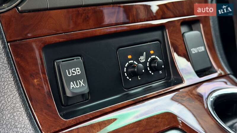 Внедорожник / Кроссовер Toyota Highlander 2011 в Зборове