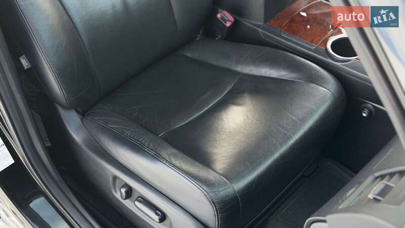 Внедорожник / Кроссовер Toyota Highlander 2011 в Зборове