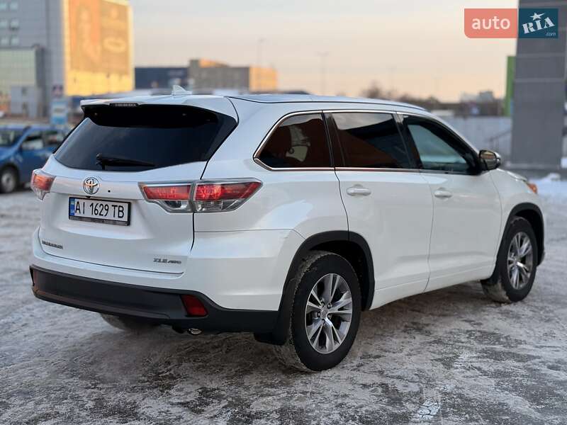 Внедорожник / Кроссовер Toyota Highlander 2014 в Киеве