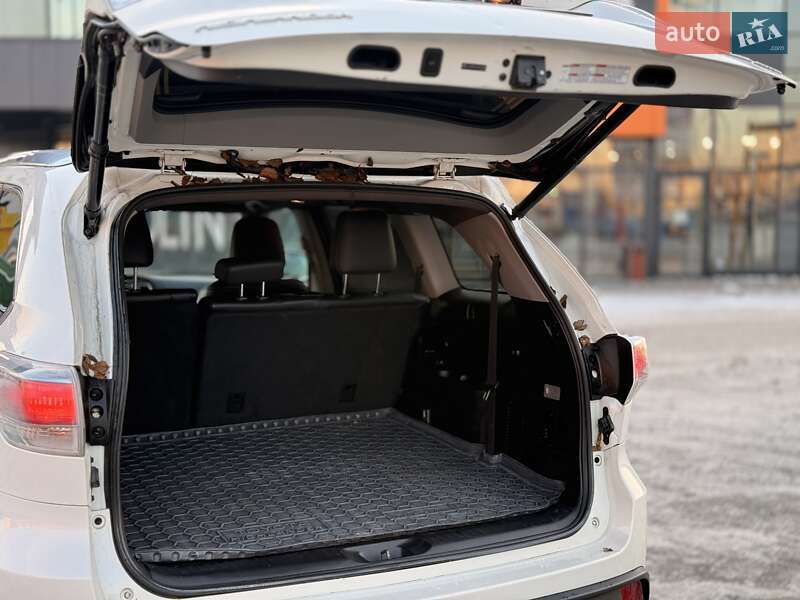 Внедорожник / Кроссовер Toyota Highlander 2014 в Киеве