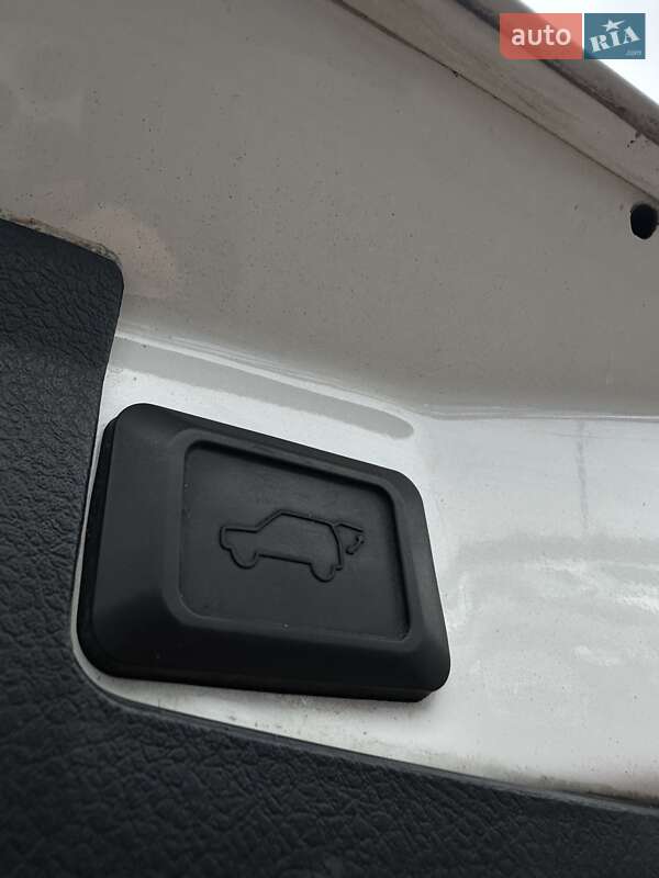 Внедорожник / Кроссовер Toyota Highlander 2012 в Белогородке фото 14 Внедорожник / Кроссовер Toyota Highlander 2012 в Белогородке