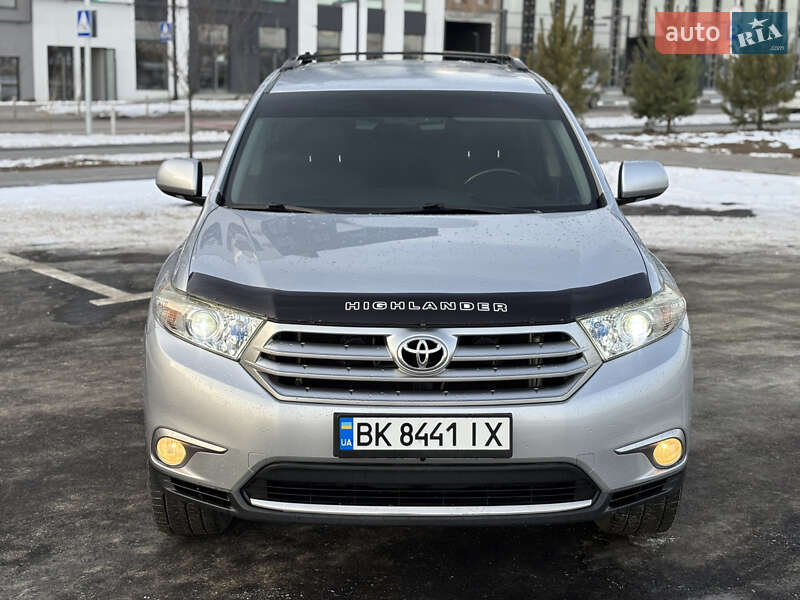 Внедорожник / Кроссовер Toyota Highlander 2011 в Ровно