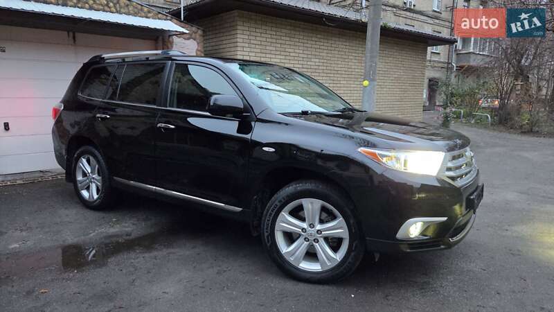 Внедорожник / Кроссовер Toyota Highlander 2013 в Харькове