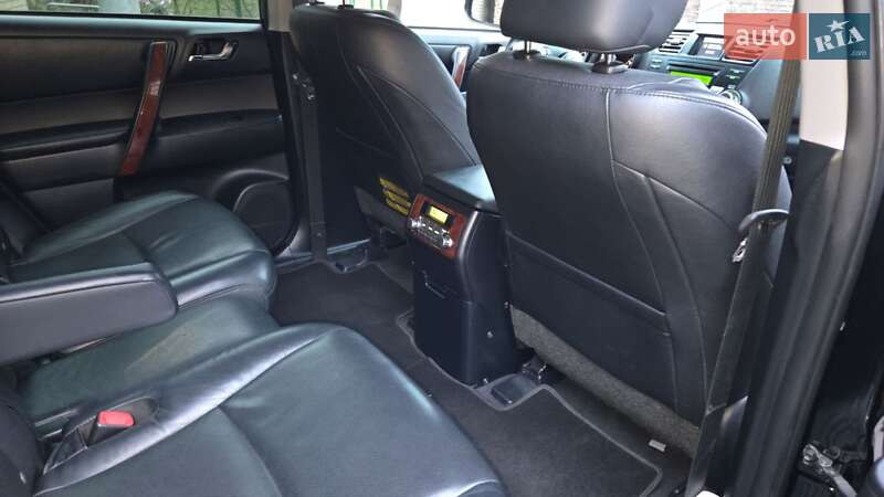 Внедорожник / Кроссовер Toyota Highlander 2013 в Харькове