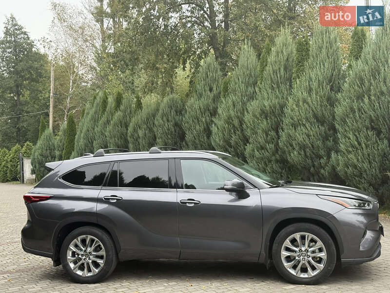 Внедорожник / Кроссовер Toyota Highlander 2021 в Самборе