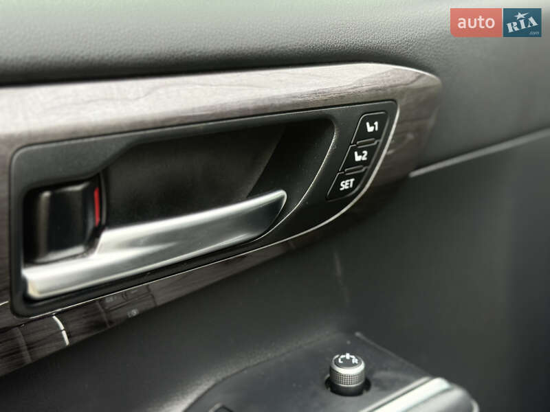 Внедорожник / Кроссовер Toyota Highlander 2021 в Самборе