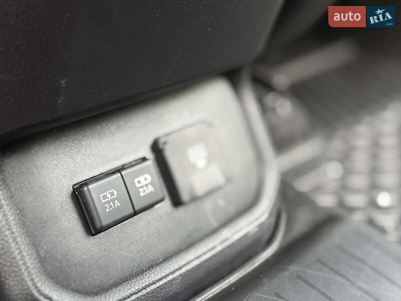 Внедорожник / Кроссовер Toyota Highlander 2021 в Самборе