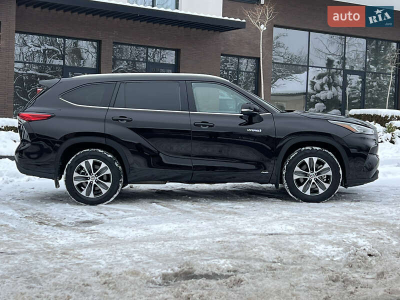 Внедорожник / Кроссовер Toyota Highlander 2020 в Ужгороде