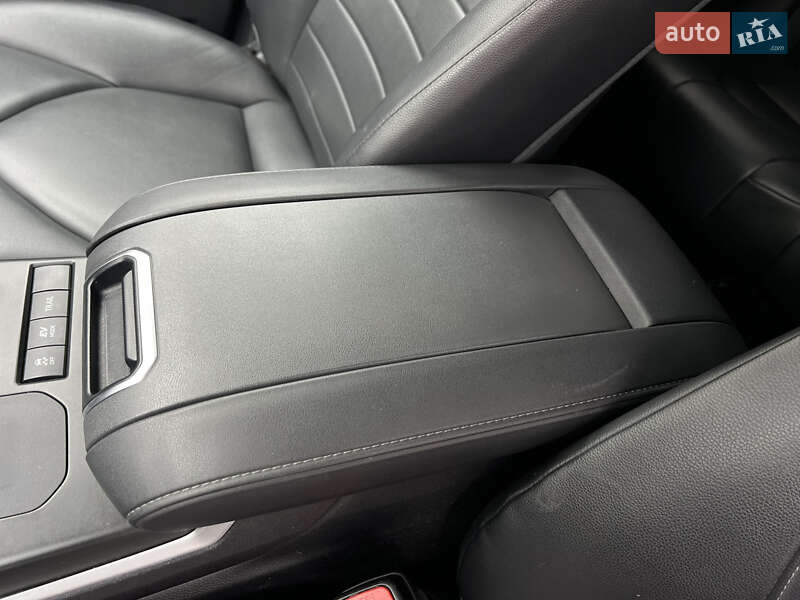 Внедорожник / Кроссовер Toyota Highlander 2020 в Ужгороде