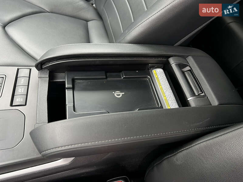 Внедорожник / Кроссовер Toyota Highlander 2020 в Ужгороде