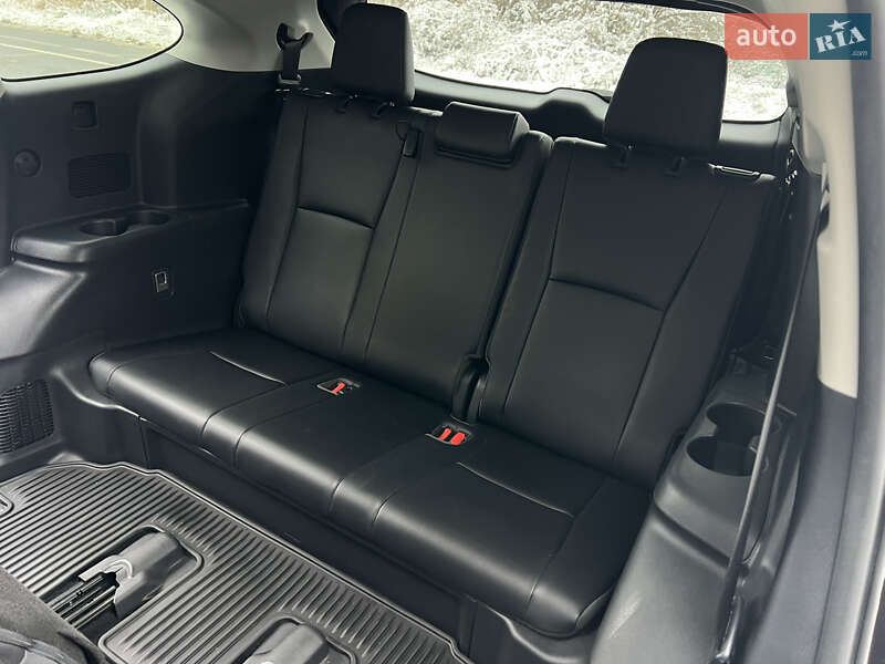 Внедорожник / Кроссовер Toyota Highlander 2020 в Ужгороде