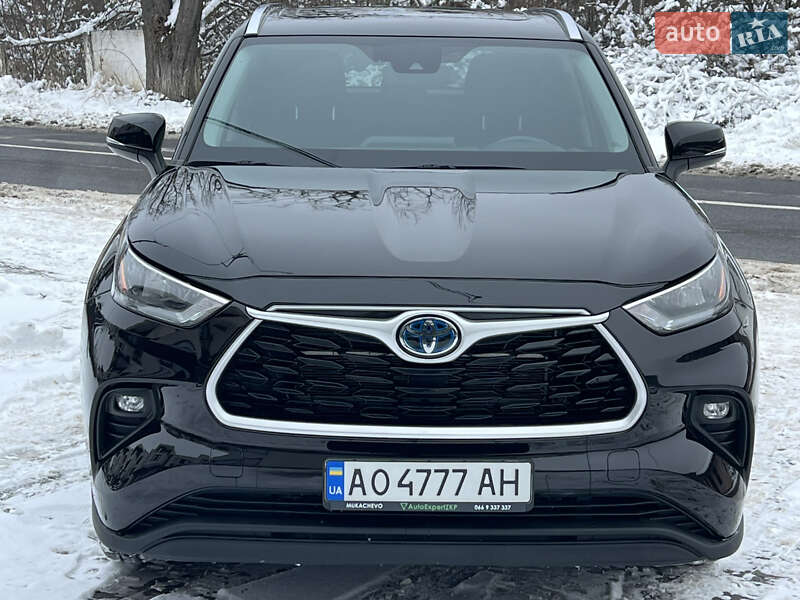 Внедорожник / Кроссовер Toyota Highlander 2020 в Ужгороде