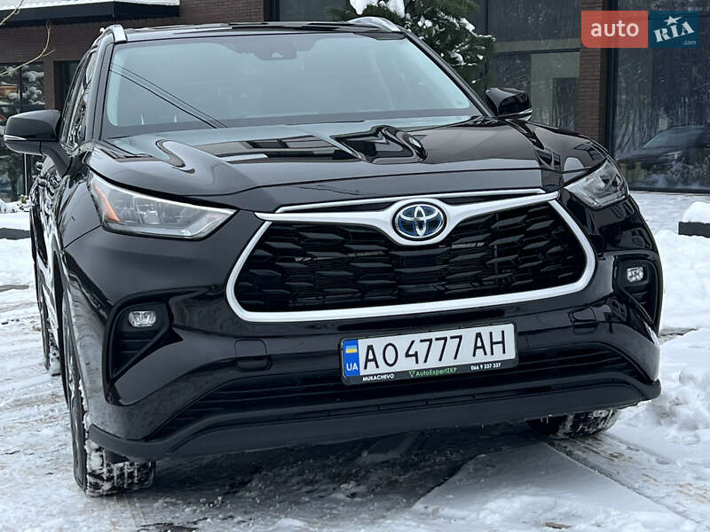 Внедорожник / Кроссовер Toyota Highlander 2020 в Ужгороде