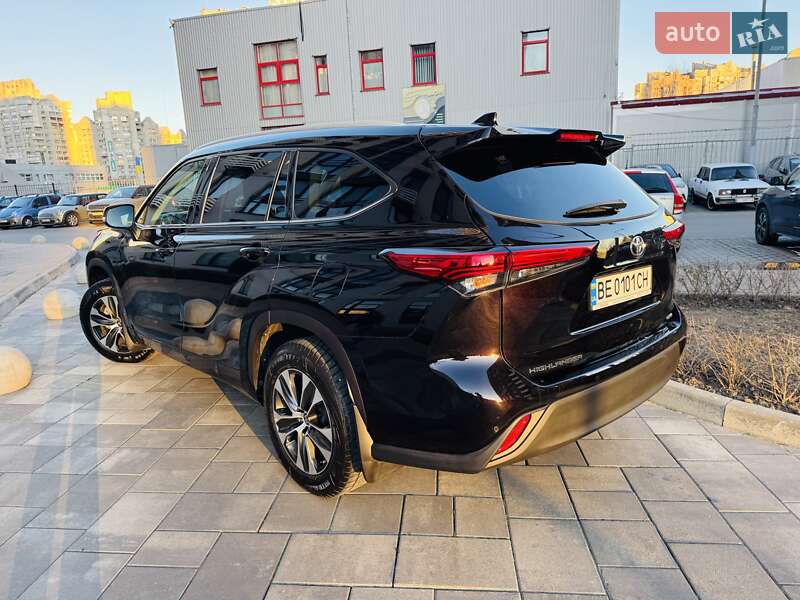 Внедорожник / Кроссовер Toyota Highlander 2020 в Тернополе