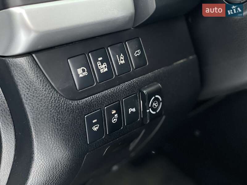 Внедорожник / Кроссовер Toyota Highlander 2015 в Днепре