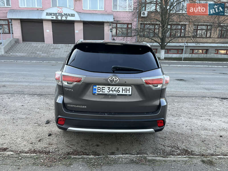 Внедорожник / Кроссовер Toyota Highlander 2016 в Первомайске фото 8 Внедорожник / Кроссовер Toyota Highlander 2016 в Первомайске
