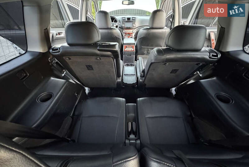 Внедорожник / Кроссовер Toyota Highlander 2011 в Врадиевке