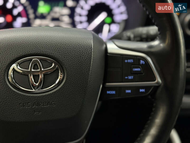 Внедорожник / Кроссовер Toyota Highlander 2020 в Киеве