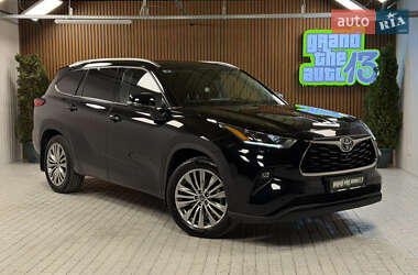 Внедорожник / Кроссовер Toyota Highlander 2024 в Киеве