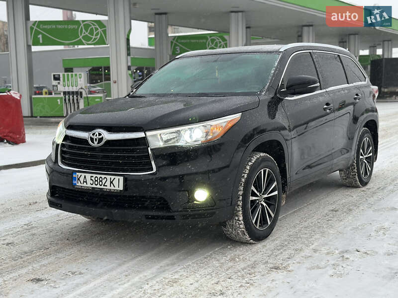 Внедорожник / Кроссовер Toyota Highlander 2016 в Житомире