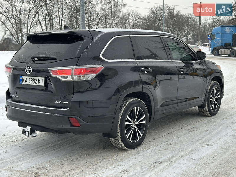 Внедорожник / Кроссовер Toyota Highlander 2016 в Житомире