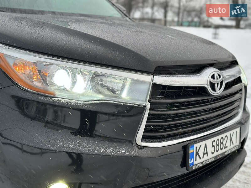 Внедорожник / Кроссовер Toyota Highlander 2016 в Житомире