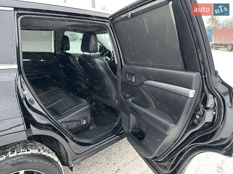 Внедорожник / Кроссовер Toyota Highlander 2016 в Житомире