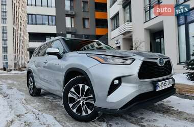 Внедорожник / Кроссовер Toyota Highlander 2021 в Киеве