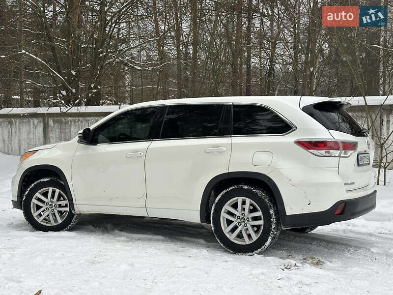 Внедорожник / Кроссовер Toyota Highlander 2016 в Житомире