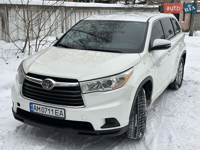 Внедорожник / Кроссовер Toyota Highlander 2016 в Житомире