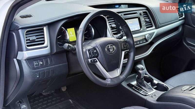 Внедорожник / Кроссовер Toyota Highlander 2014 в Одессе