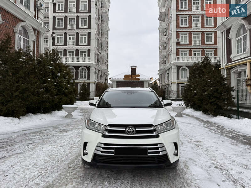 Позашляховик / Кросовер Toyota Highlander 2018 в Києві