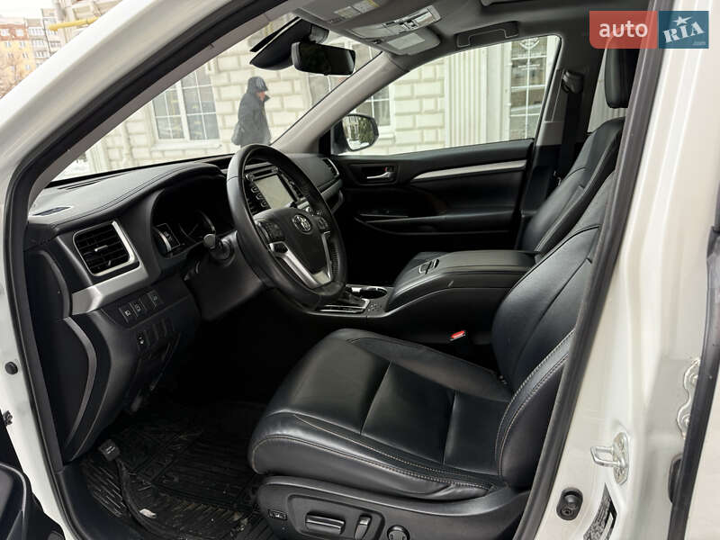 Позашляховик / Кросовер Toyota Highlander 2018 в Києві