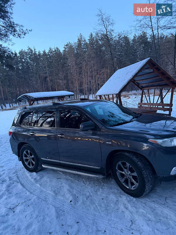 Внедорожник / Кроссовер Toyota Highlander 2011 в Киеве