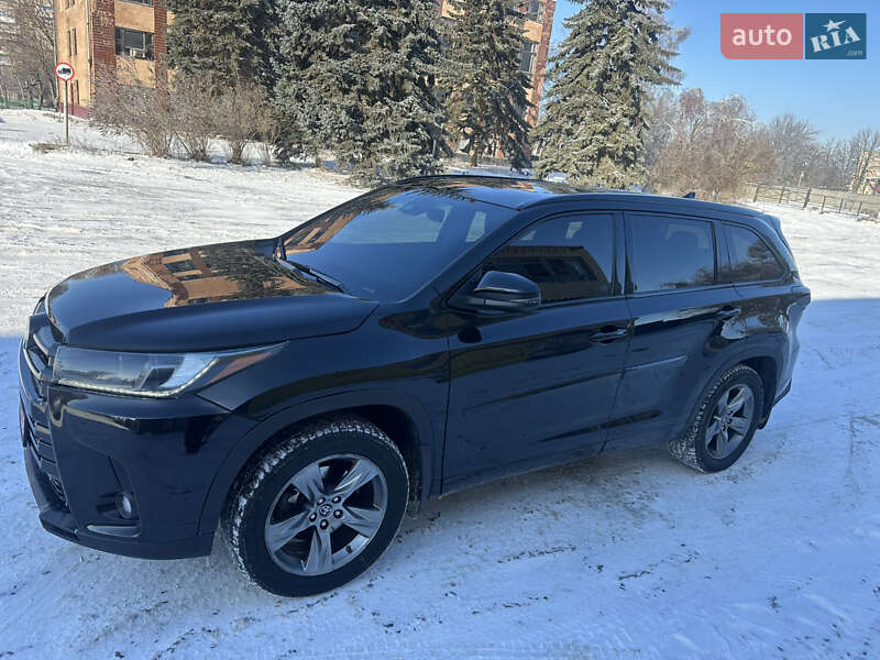 Внедорожник / Кроссовер Toyota Highlander 2019 в Харькове