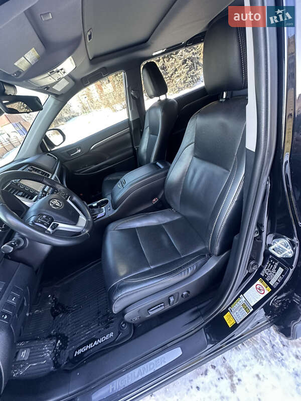 Внедорожник / Кроссовер Toyota Highlander 2019 в Харькове