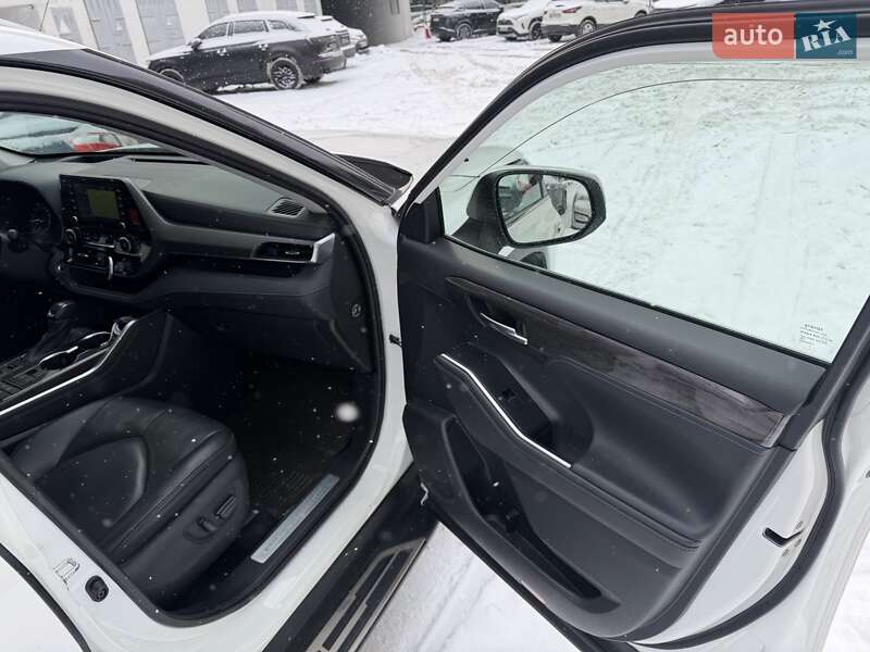 Внедорожник / Кроссовер Toyota Highlander 2020 в Киеве