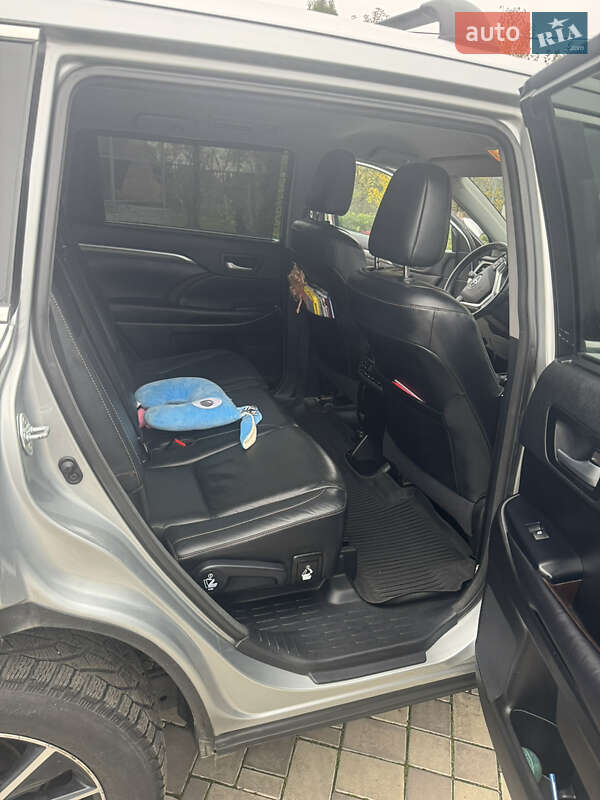 Внедорожник / Кроссовер Toyota Highlander 2017 в Киеве фото 19 Внедорожник / Кроссовер Toyota Highlander 2017 в Киеве