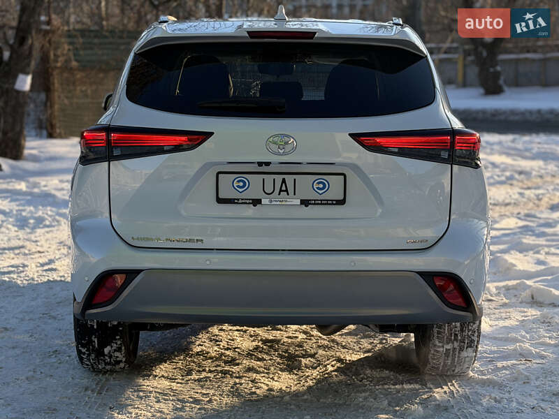 Внедорожник / Кроссовер Toyota Highlander 2024 в Киеве