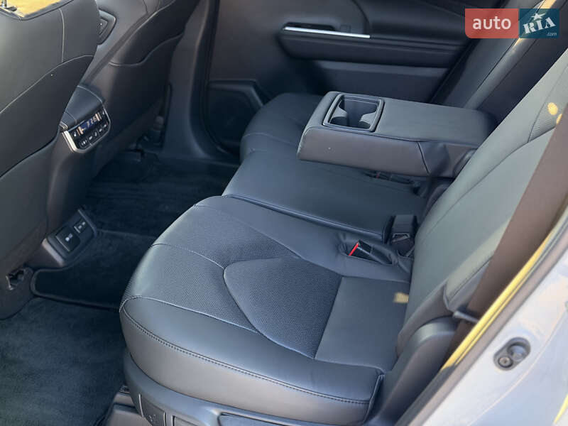 Внедорожник / Кроссовер Toyota Highlander 2024 в Киеве