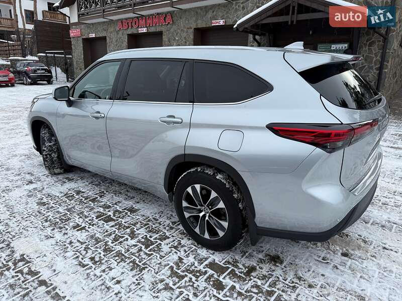 Внедорожник / Кроссовер Toyota Highlander 2020 в Киеве