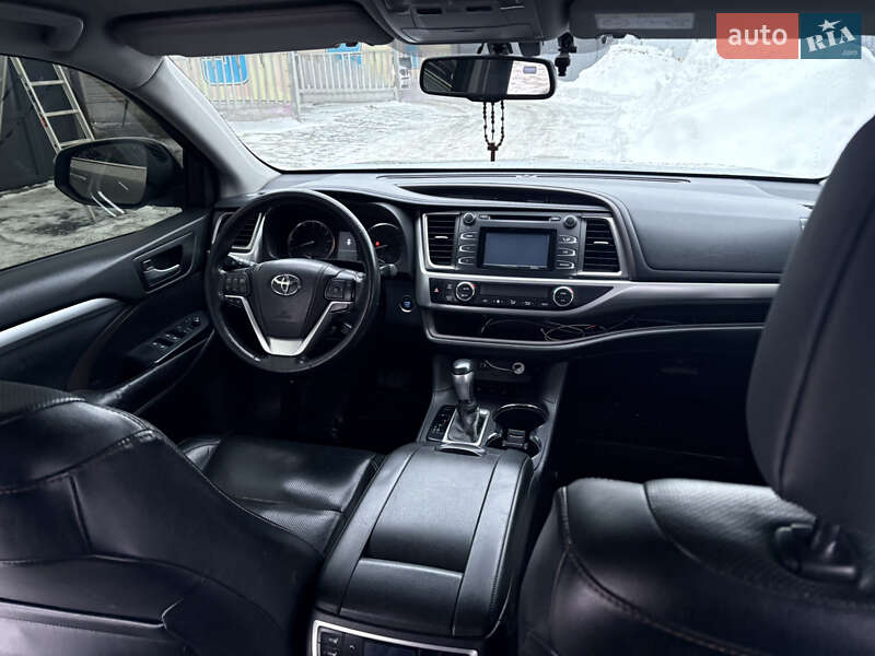 Внедорожник / Кроссовер Toyota Highlander 2014 в Киеве фото 15 Внедорожник / Кроссовер Toyota Highlander 2014 в Киеве